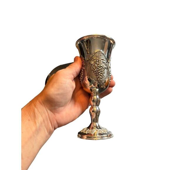 Vintage Silver Plated Kiddush Cup With Grape Vine Motif 4.25" Tall - Picture 3 of 8